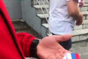 22 августа молодежный совет при главе Эльбанского городского поселения принял участие в акции, посвящённой  Дню государственного флага Российской Федерации. Раздали жителям посёлка ленточки- триколор