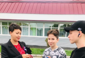 22 августа молодежный совет при главе Эльбанского городского поселения принял участие в акции, посвящённой  Дню государственного флага Российской Федерации. Раздали жителям посёлка ленточки- триколор