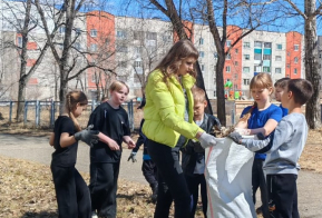 Члены молодежного совета при главе Эльбанского городского поселения  приняли участие в краевом субботнике 👍